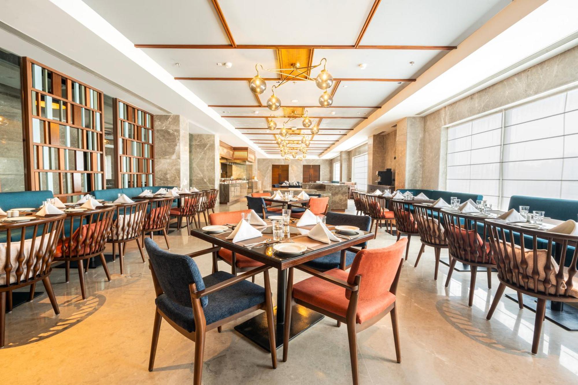 Radisson Hotel วรินดาวัน ภายนอก รูปภาพ