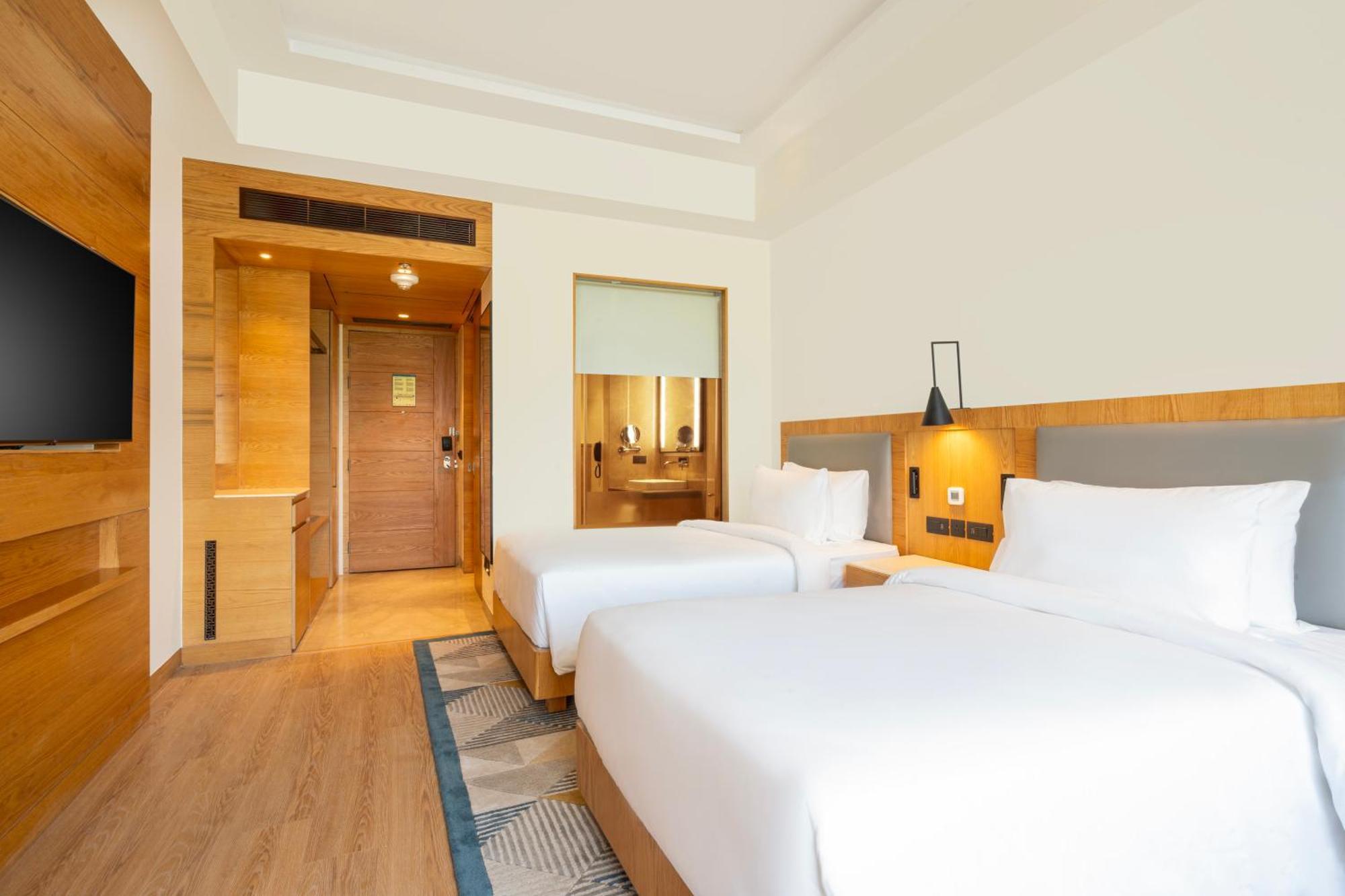 Radisson Hotel วรินดาวัน ภายนอก รูปภาพ
