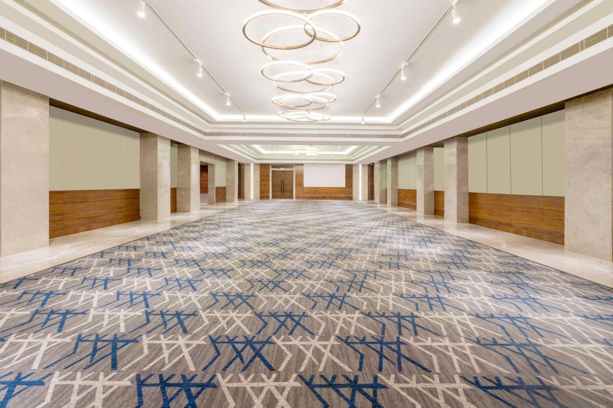 Radisson Hotel วรินดาวัน ภายนอก รูปภาพ