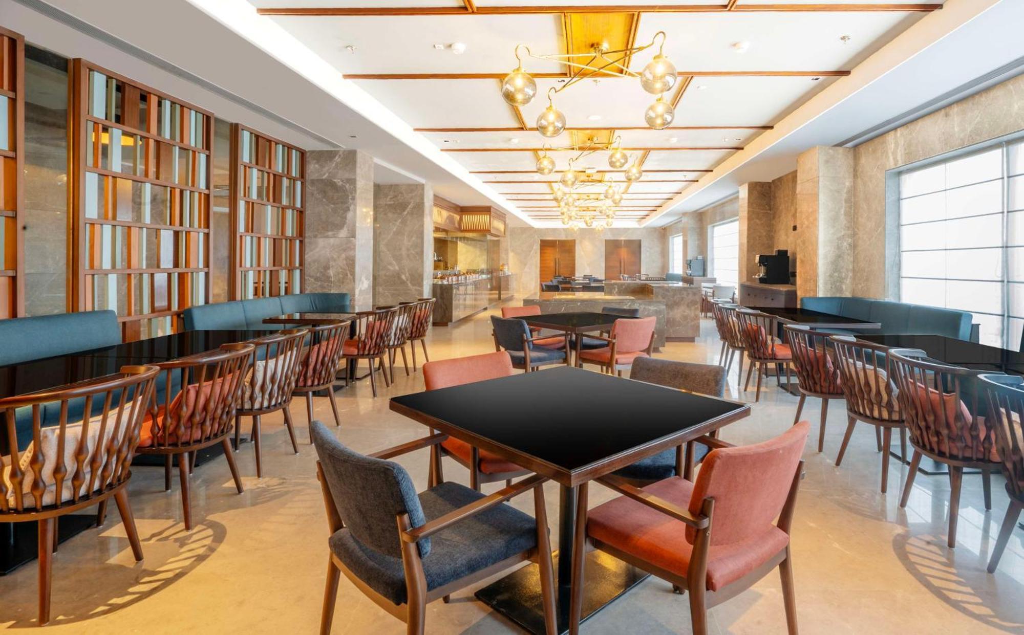 Radisson Hotel วรินดาวัน ภายนอก รูปภาพ