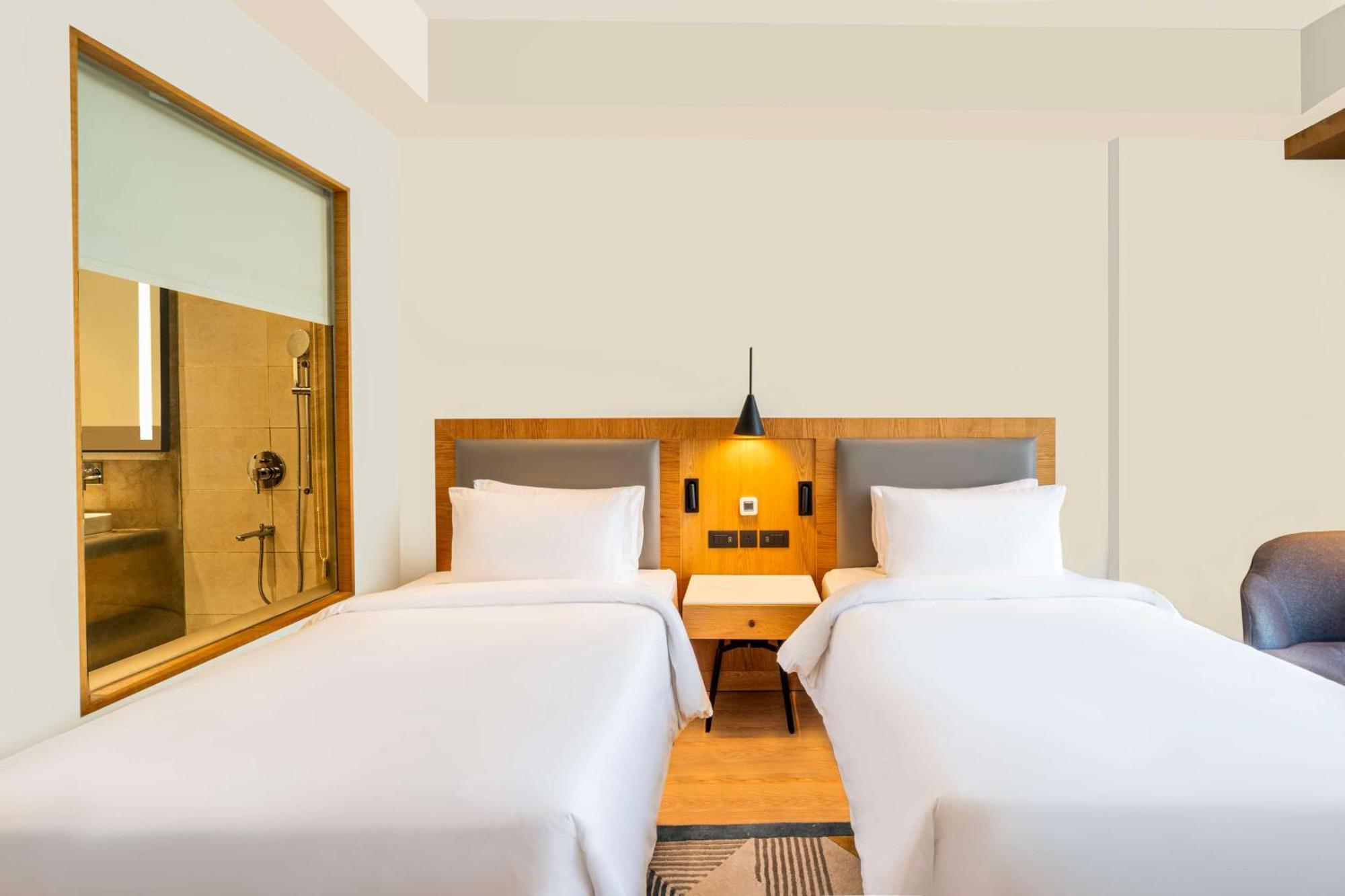 Radisson Hotel วรินดาวัน ภายนอก รูปภาพ