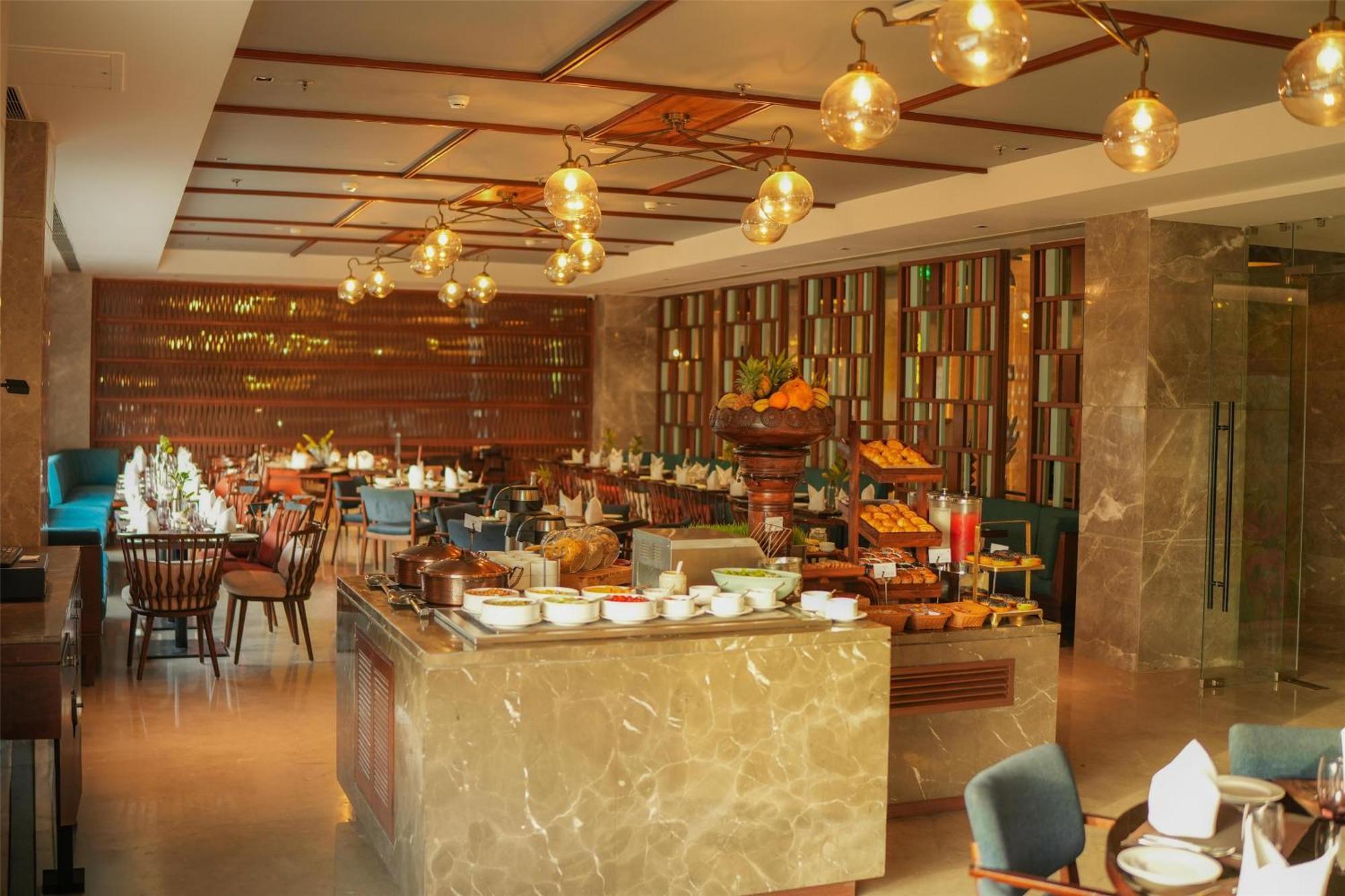 Radisson Hotel วรินดาวัน ภายนอก รูปภาพ